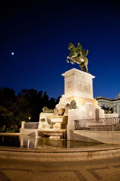 Monument av kung Felipe Iv. Madrid, Spanien — Stockfoto