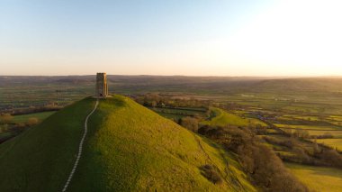 Somerset 'teki ünlü Glastonbury Tor.