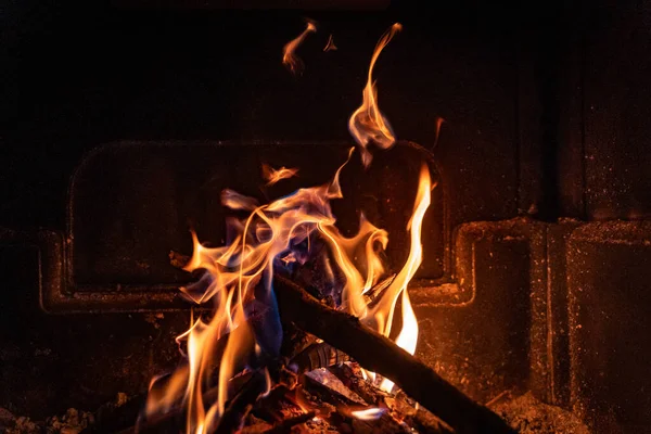 Cheminée Chaleureuse Confortable Nuit Avec Fond Noir Feu Authentique Aux — Photo