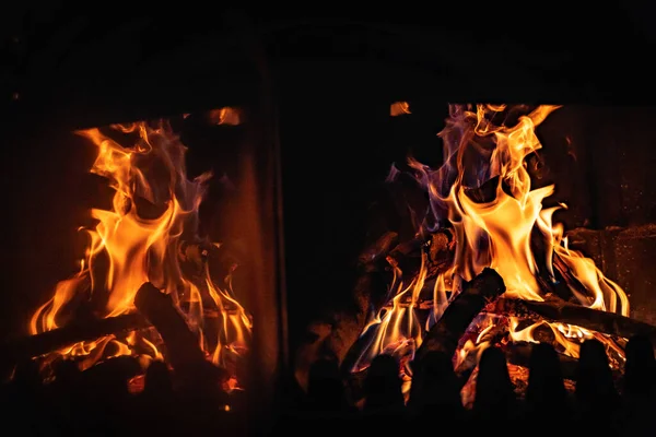 Cheminée Chaleureuse Confortable Nuit Avec Fond Noir Feu Authentique Aux — Photo