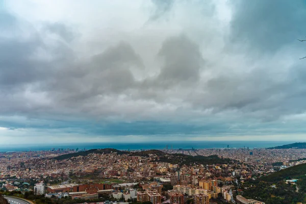 Дивовижний Драматичний Панорамний Вид Місто Штормовими Хмарами — стокове фото
