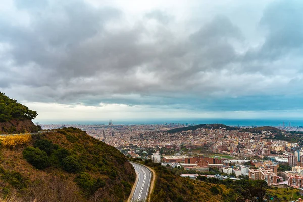 Дивовижний Драматичний Панорамний Вид Місто Штормовими Хмарами — стокове фото