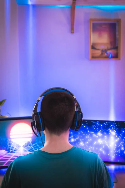 Professional Gamer Playing Video Game His Personal Computer Room Lit — Stock Photo, Image