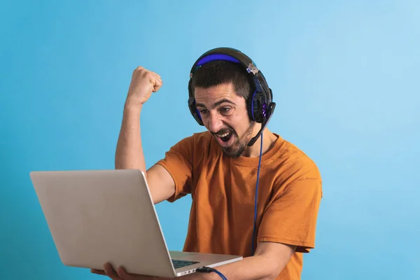 Jeune Homme Beau Avec Jeu Casque Gamer Isolé Sur Fond — Photo