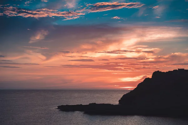 Sunrise Coastal Cliffs Sea Orange Hue Reflection Stunning Panoramic View — Stock Photo, Image