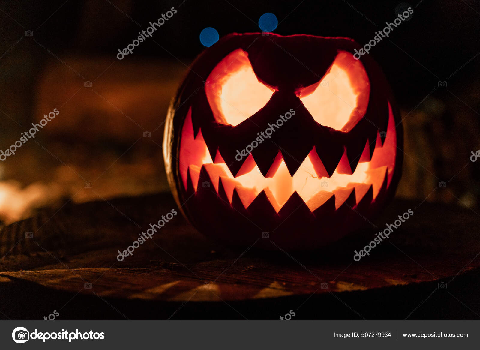 Em muitos países é costume esculpir rostos assustadores e colocar velas  dentro de abóboras para celebrar o Dia das Bruxas. Foto: Vural  Elibol/Anadolu Agency via Getty Images - Jornal Joca