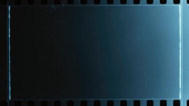 Çerçeve yanıkları olan klasik film geri sayım döngüsü. Yüksek kalite 4k görüntü