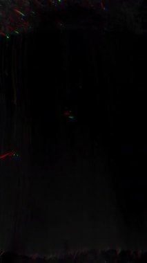 Dikey Vintage Distorted Film Overlay Toz, Tahıl ve Arıza Objeleri ile. Yüksek kalite 4k görüntü