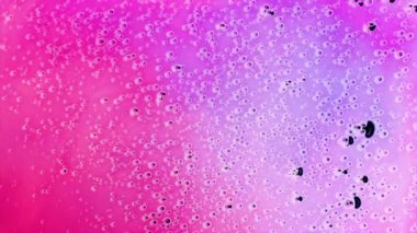 Canlı sıvı kabarcıklar soyut bir arkaplan oluşturuyor. Yüksek kalite 4k görüntü