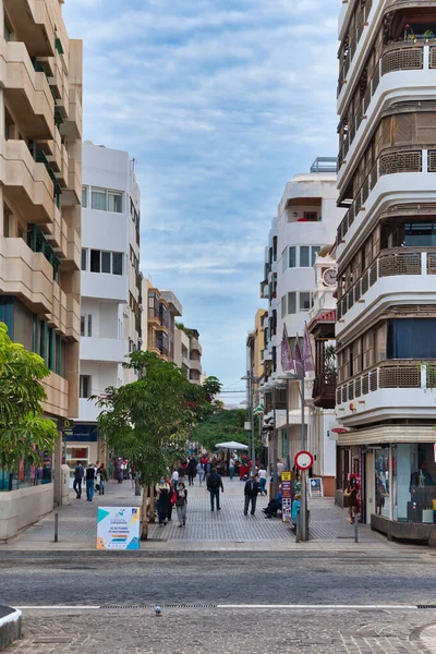 Lanzarote, İspanya - 12 Kasım 2020: Arrecife şehrinin merkezinde Calle Real 'in güzel yakın plan görüntüsü. Lanzarote Adası. İspanya