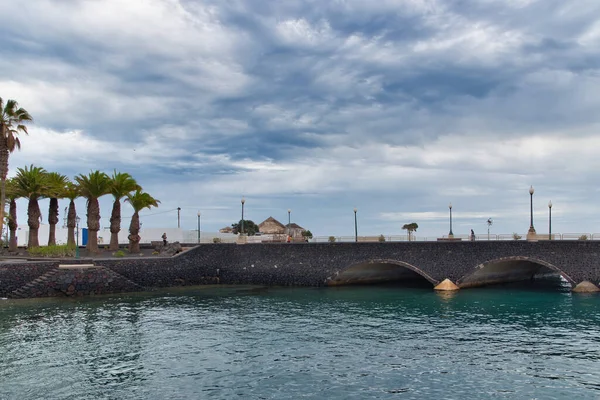 Imagen Del Paseo Maritimo Puente Ciudad Arrecife Isla Lanzarote España —  Fotos de Stock