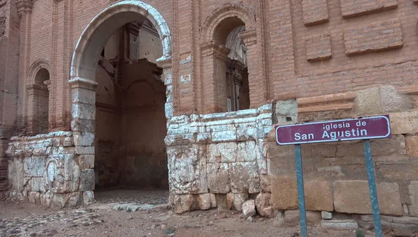 İspanyol İç Savaşı sırasında Belchite hayalet kasabası harabeye döndü, Zaragoza.