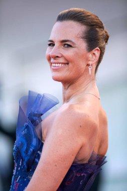 VENİS, İTALYA 02 EYLÜL: Roberta Armani 2 Eylül 2020 'de Venedik Film Festivali' nin açılış törenine katıldı..