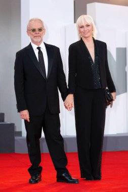 Daniele Luchetti ve Elena Bouryka, 2 Eylül 2020 'de Venedik, İtalya' da düzenlenen 77. Venedik Film Festivali sırasında 