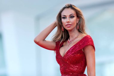 3 Eylül 2020 'de Venedik, İtalya' daki Venedik Film Festivali sırasında Madalina Ghenea 