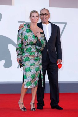 12 Eylül 2020 tarihinde Venedik, İtalya 'da düzenlenen 77. Venedik Film Festivali' nin kapanış törenine Julia Vysotskaya ve Andrej Koncalovskij katıldı..