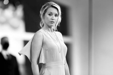 3 Eylül 2020 'de Venedik, İtalya' da düzenlenen 77. Venedik Film Festivali sırasında Ludivine Sagnier 