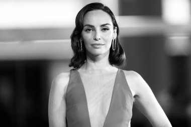 Elena Cucci, 12 Eylül 2020 'de Venedik, İtalya' da düzenlenen 77. Venedik Film Festivali 'nin kapanış törenine katıldı..