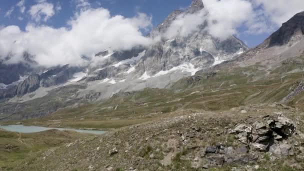 Luftaufnahme Des Cervino Matterhorn Von Den Feldern Des Plan Maison — Stockvideo
