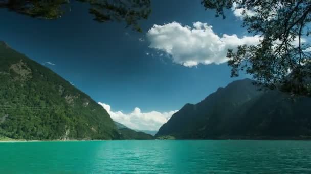 Time Lapse Van Poschiavo Lake Zwitserland Tijdens Een Zonnige Dag — Stockvideo