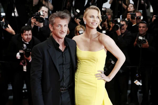 Charlize Theron, Sean Penn — Stock Photo, Image