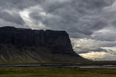 İzlandalı yataygullfoss Şelalesi