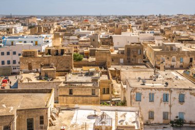 Medine 'nin, Sousse' un, Tunus 'un çatıları arasındaki günlük yaşam