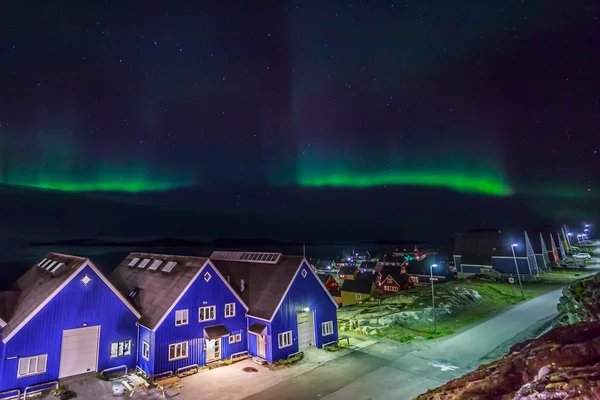 Északi fény városra Nuuk, Grönland — Stock Fotó