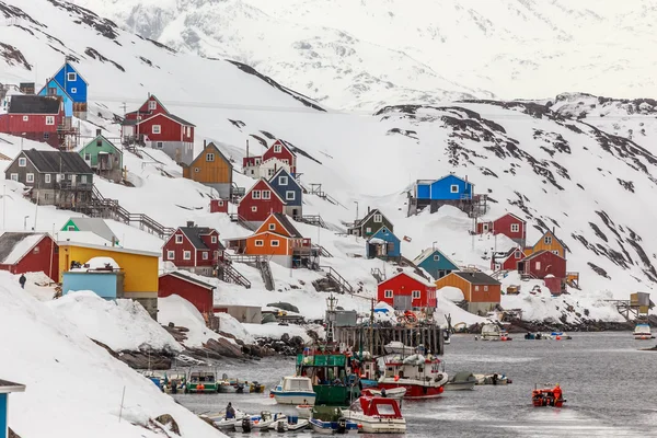 Kangamiut village in the middle of nowhere — Stock Photo, Image