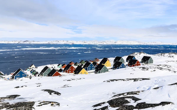 Colorfuk förort till Nuuk — Stockfoto
