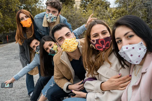 Gathering Boys Girls Taking Selfie Showing Fashion Face Mask Taking — Stock Photo, Image