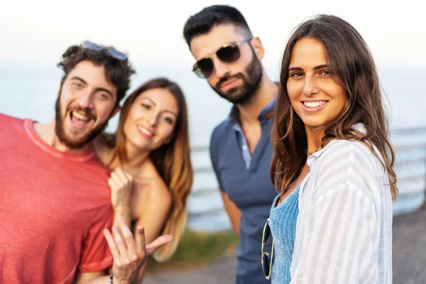 Portrait Group Happy Millennials Having Fun Beach Friendship Togetherness Concept — Stock Photo, Image