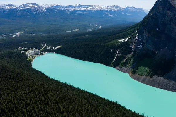 Panoramablick Aus Der Luft Auf Den Türkisfarbenen Lake Louise Und — Stockfoto