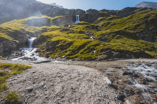 Altas Montañas Con Agua Derretimiento Verano Alpes Austria —  Fotos de Stock