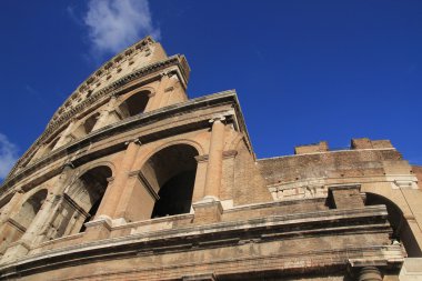 colosseum ziyaret edin. tarihi eserin yaz yolculuk için uygun