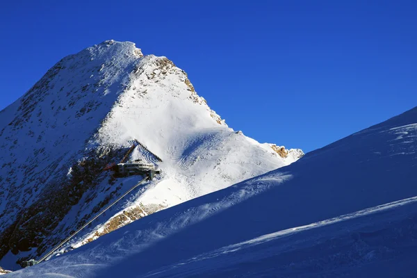The top of the Alpine mountains during ski season — Stock Photo, Image