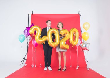 Mutlu yıllar 2020 konseptiyle stüdyomuzda mutlu çiftler.