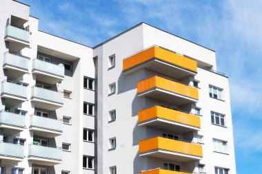 Polonya 'nın Bialystok şehrinin mimari geçmişi. Yüksek apartman blokları yaşam alanı. Yeni mahalle modern tarzı..