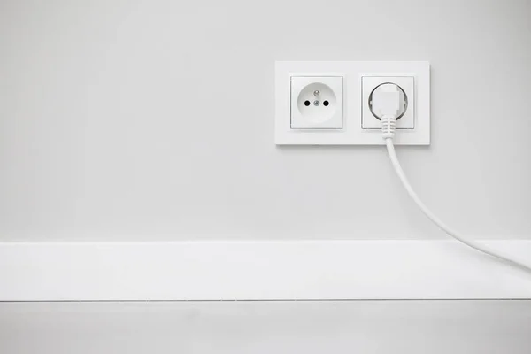 Duvar görünümünde yeni elektrik prizi 