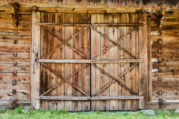 Gammal Trädörr Med Fönster — Stockfoto