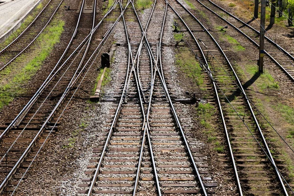 Pohled Shora Železnici Vlakový Průmysl Kolejnice Sleduje Strukturu Stará Dřevěná — Stock fotografie
