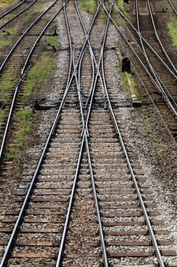 Şehirdeki tren rayları.