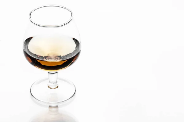 Bicchiere Brandy Sfondo Bianco — Foto Stock
