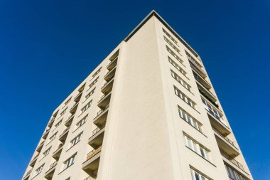 Yüksek bina manzarası, gündüz vakti