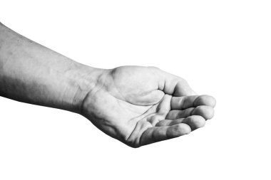 Siyah ve beyaz bir kalbi tutan el.