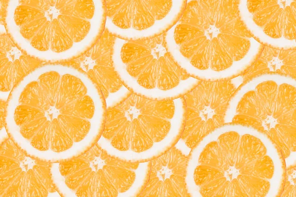 Fondo Color Brillante Con Rodajas Naranja Cortadas — Foto de Stock