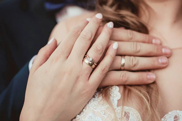 Snubní Prsteny Nevěsta — Stock fotografie