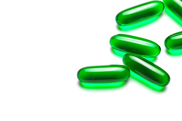 Groene Pillen Witte Achtergrond — Stockfoto