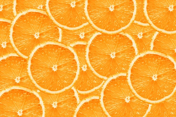 Fondo Color Brillante Con Rodajas Naranja Cortadas — Foto de Stock