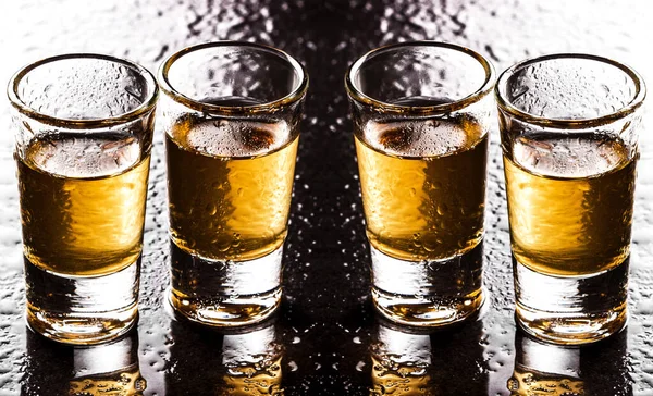 Bicchieri Whisky Con Ghiaccio Sale — Foto Stock